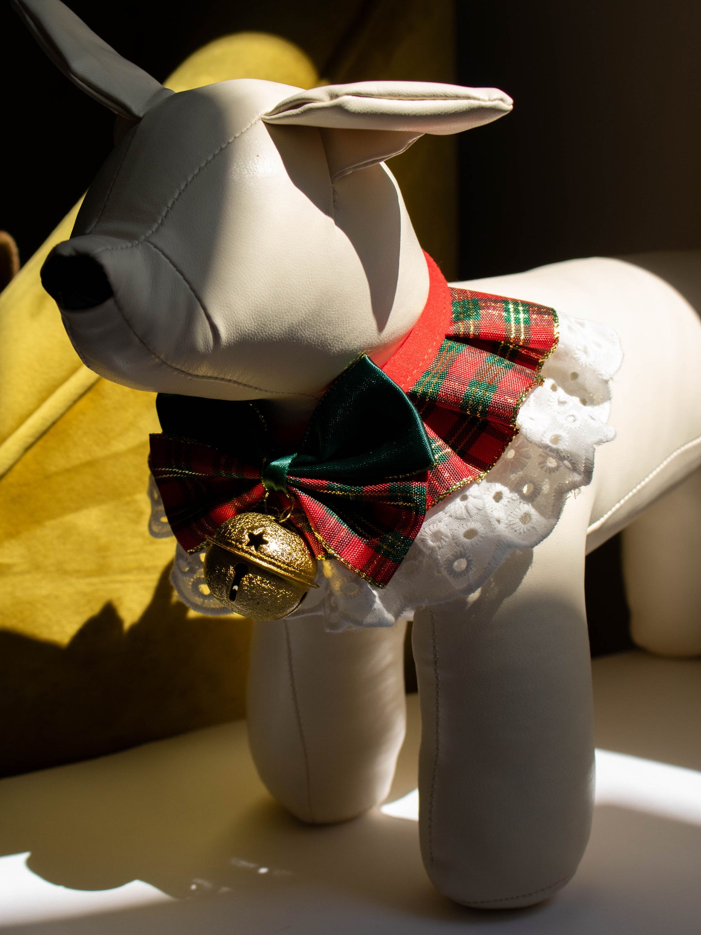 VINTAGE CHRISTMAS COLLAR