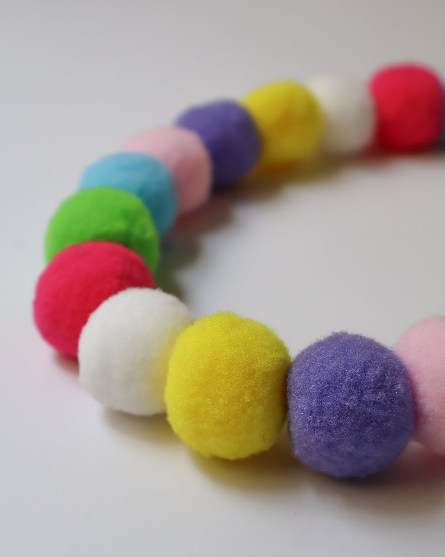COLLAR - POMPOM